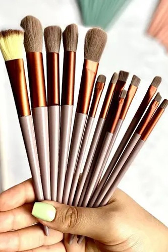 ست براش آرایشی ۱۳ تکه با کیف رنگ قهوه ای